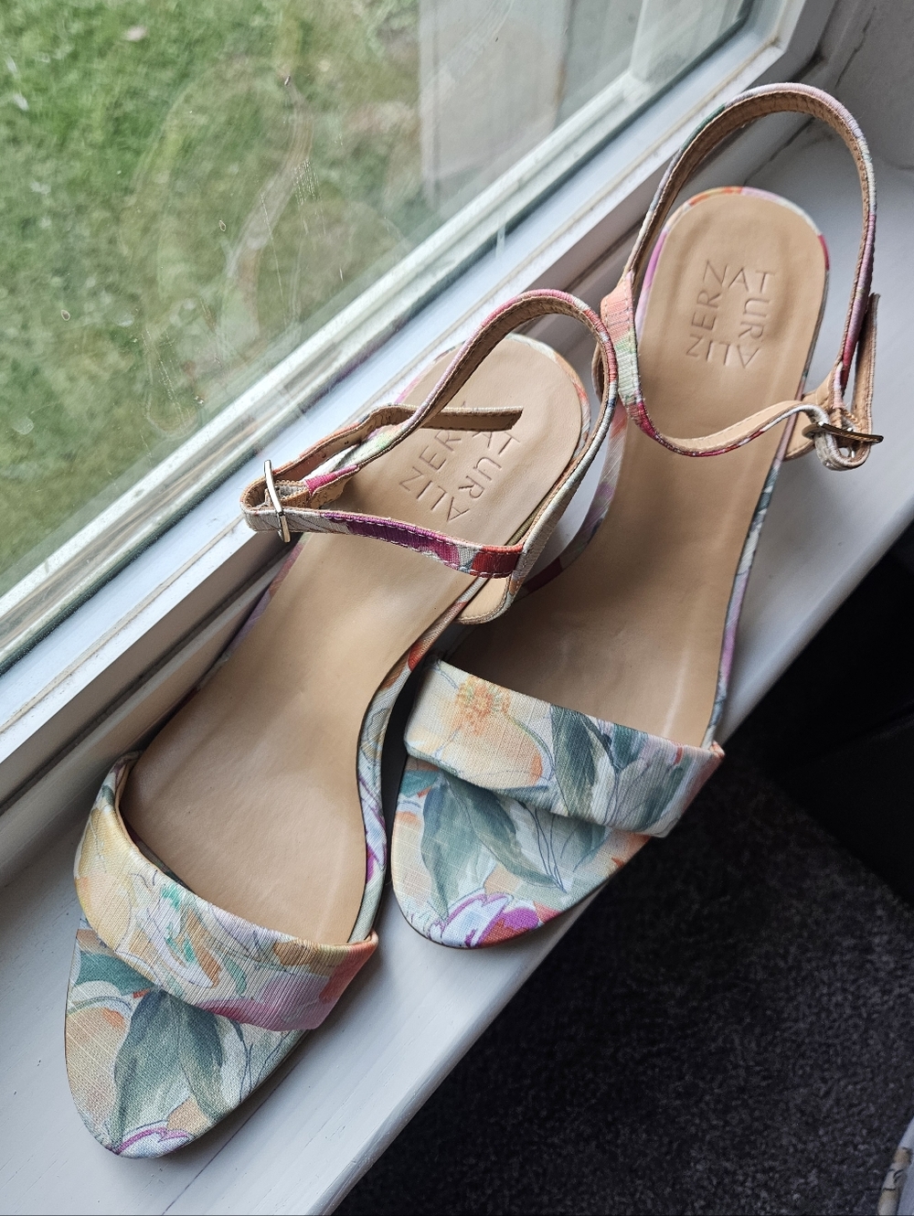 🌸Naturalizer Floral Print Slingback Heels in Multicolor